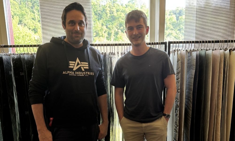 Matthieu et Thomas Santoro de Sandigital dans le bureau à Sion